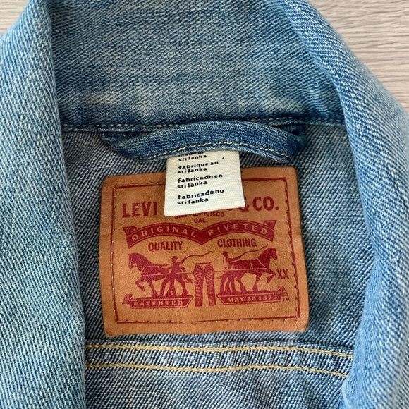 Levi’s Original Trucker Denim Jean Jacket - Picture 5 of 10